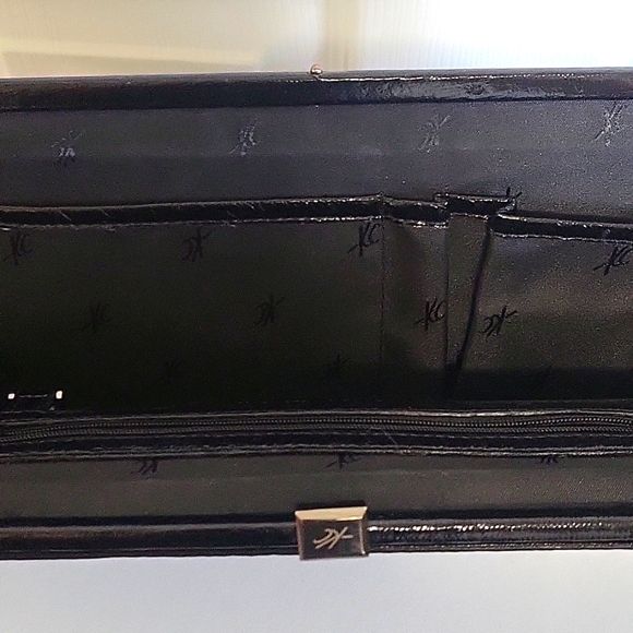 *HOMECOMING* Kenneth Cole clutch - Picture 8 of 10